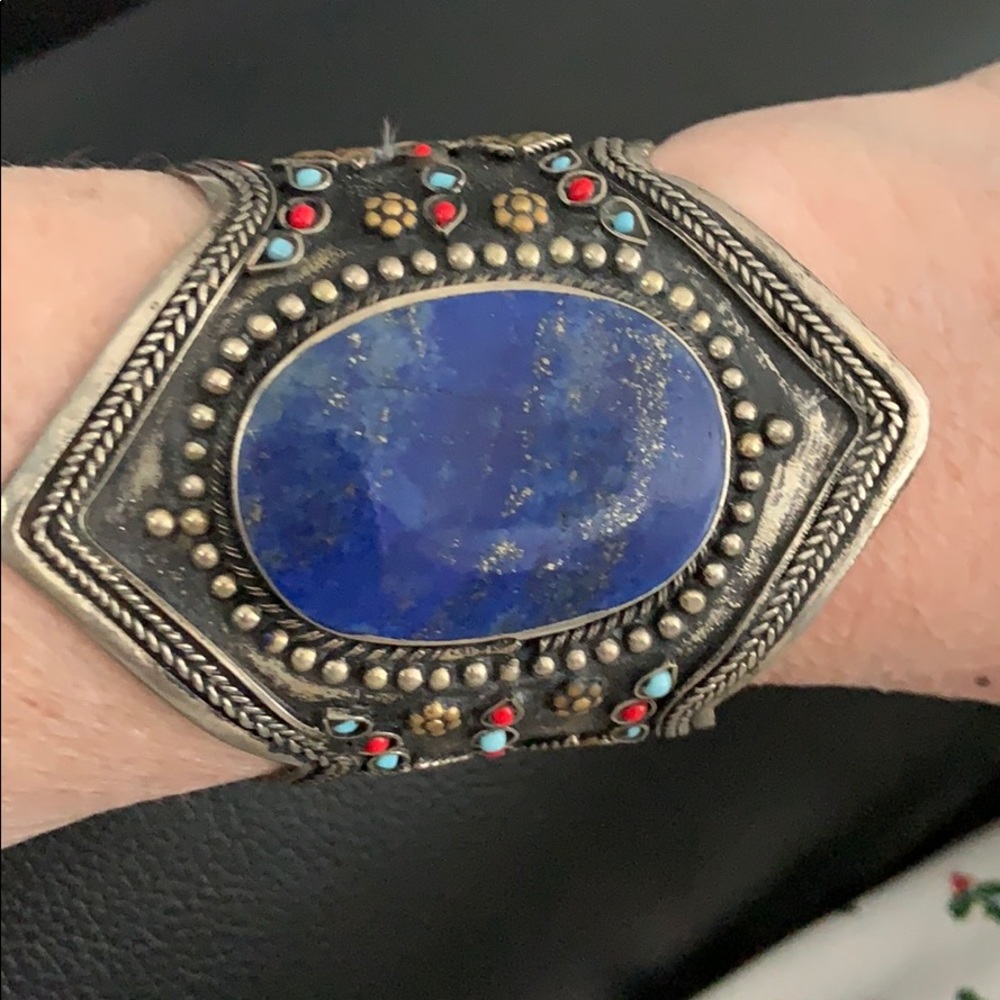 Beautiful lapis set in this gorgeous bracelet